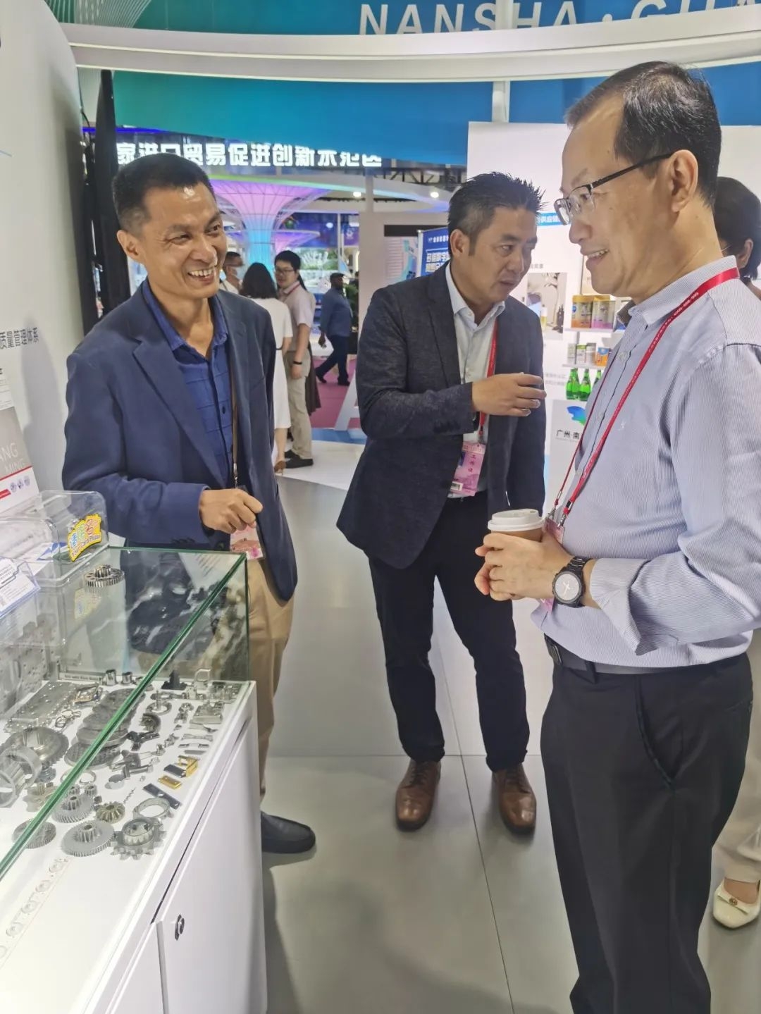 廣州市商務(wù)局吳副局長  Deputy Director of the Guangzhou Municipal Bureau of Commerce Mr. Wu